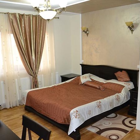 Pensiunea Codrii Mamului Lungesti (Valcea) Bagian luar foto